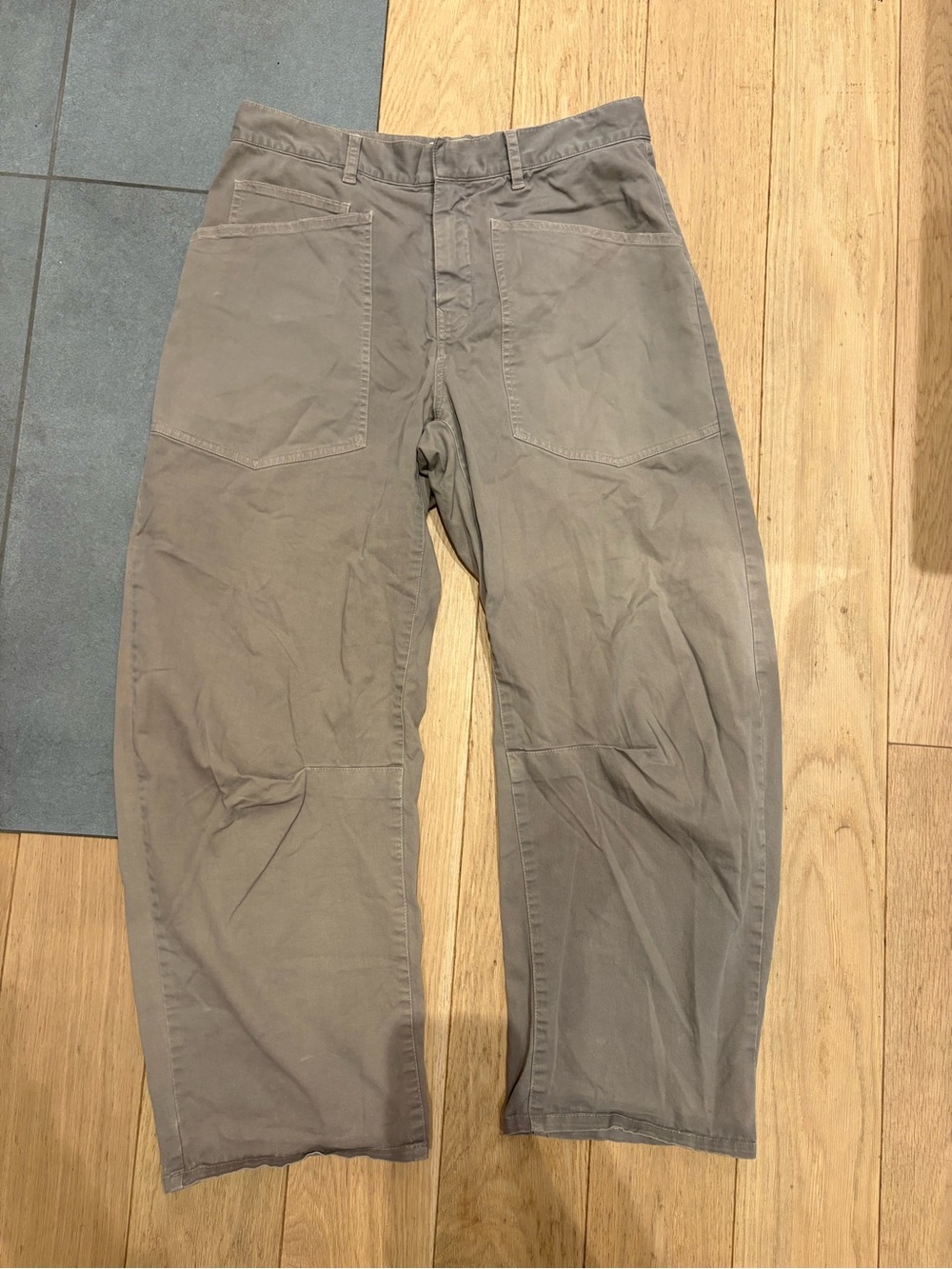 Nili Lotan Shon Mid-Rise Bow Leg Cotton Pants - Taupe Gray